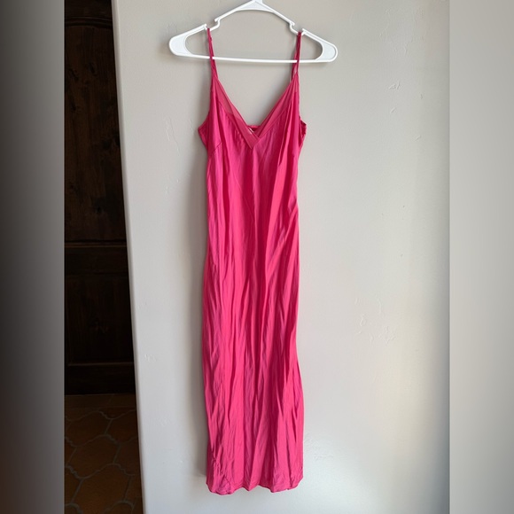 August Silk Intimately Pink V-Neck slip Dress - Picture 1 of 4